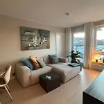 Modern Nordic With Parking Garage Apartamento *