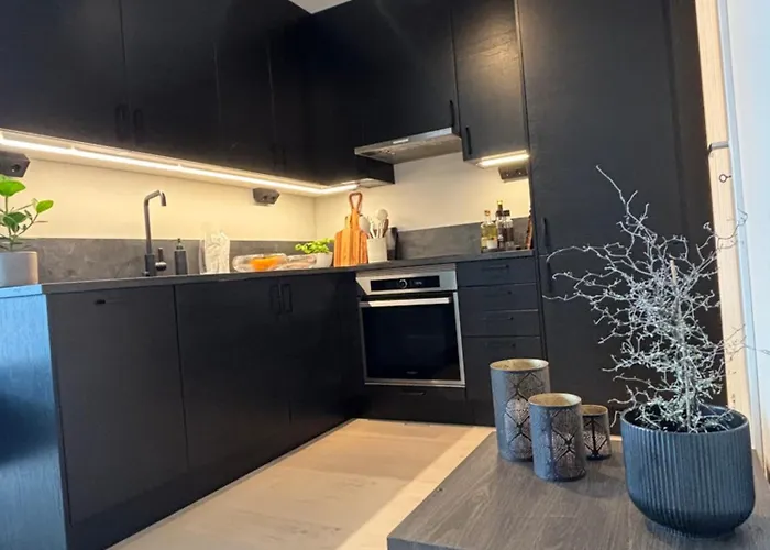 Апартаменты Modern Nordic With Parking Garage
